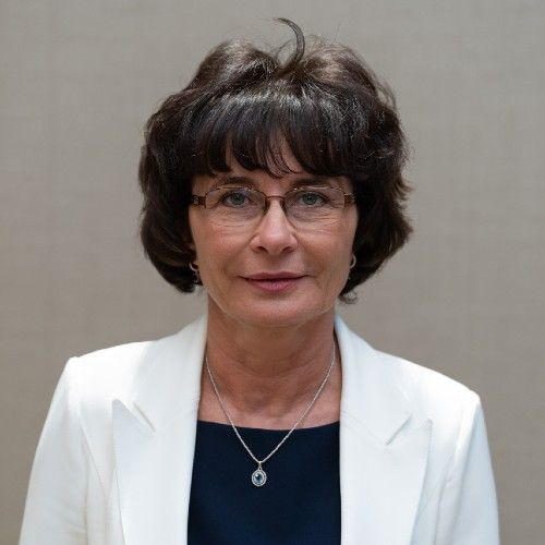 Dr. Gálffy Gabriella